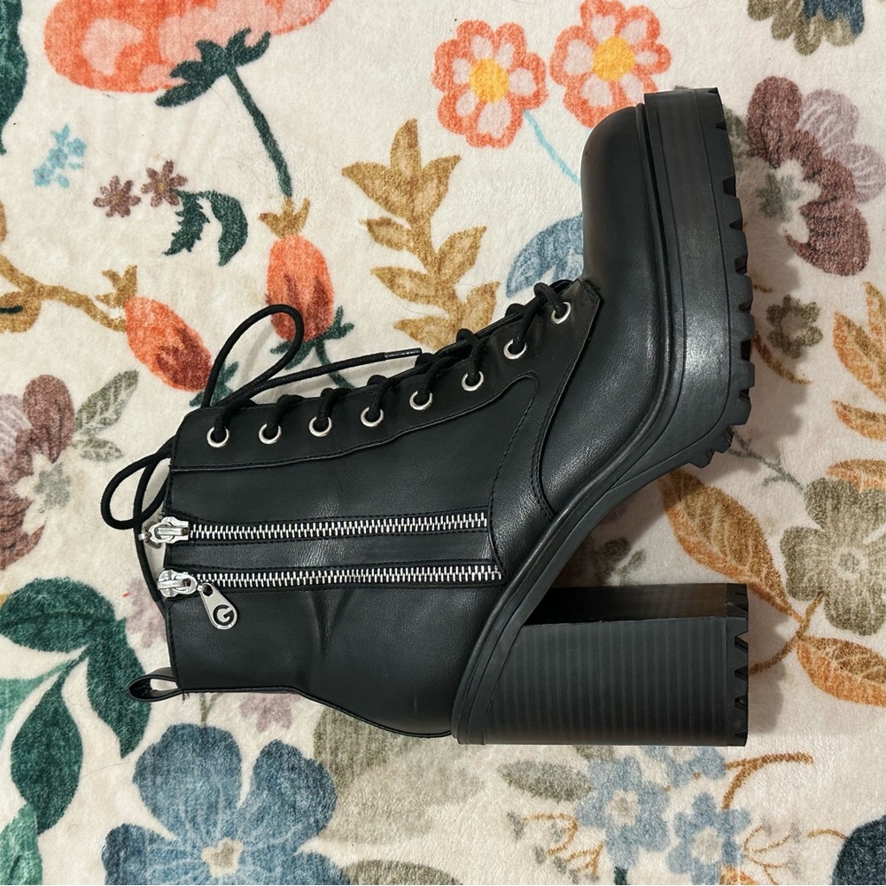 Stylish Black Lace-Up Platform Boots - Picture 5 of 11